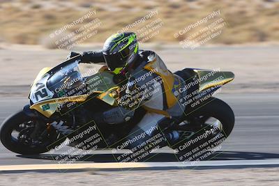 media/Jan-10-2025-CVMA Friday Practice (Fri) [[489e0da257]]/Group 4 and Trackday/Session 2 (Turn 4 Inside)/